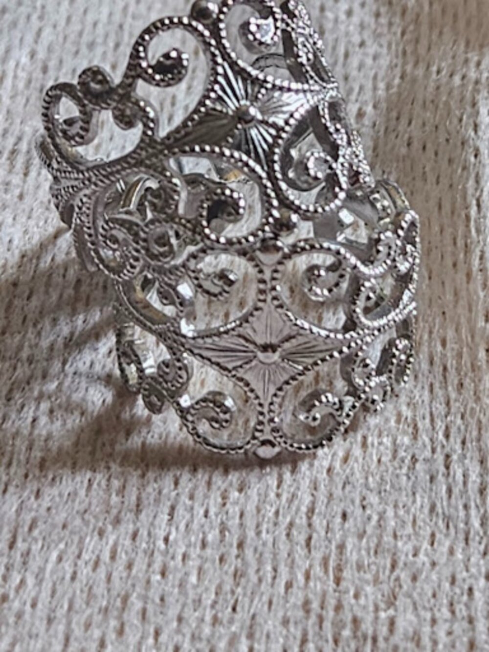 Vintage Sarah Coventry Filigree Scroll Hoop Earrings Silver Tone j30 - Picture 1 of 8